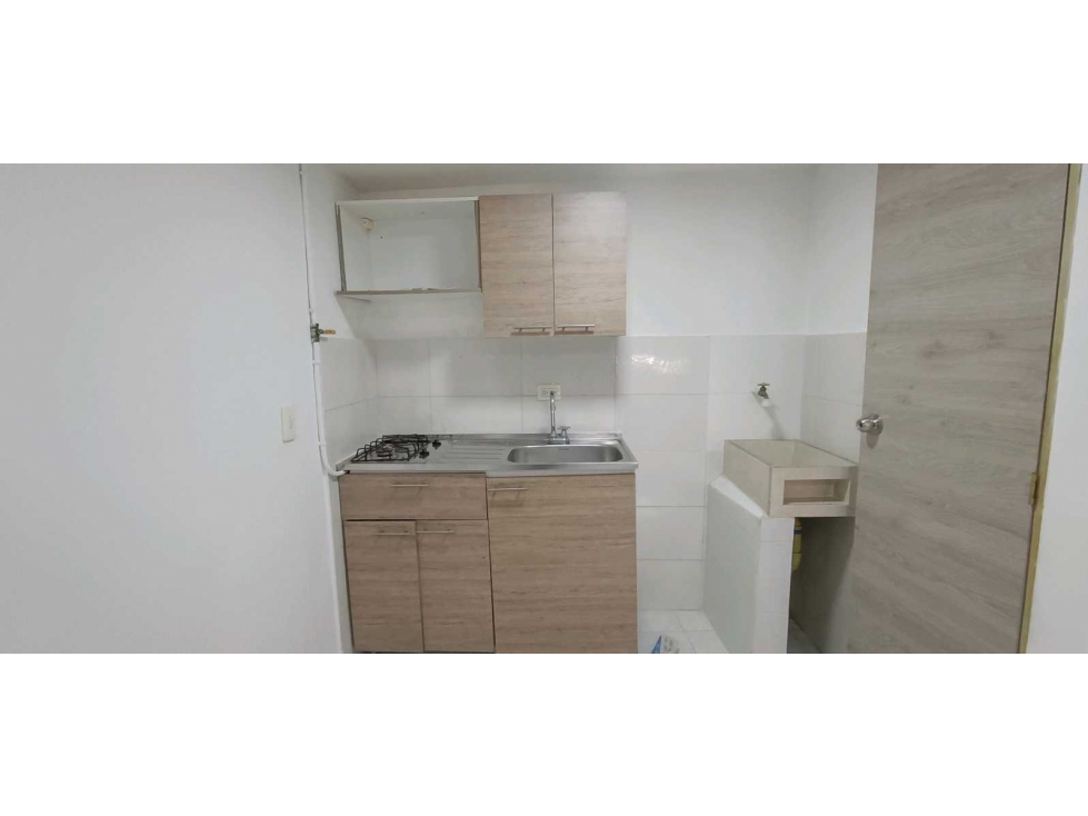 APARTAESTUDIO O LOCAL EN VENTA EN CAMPO VALDES MEDELLIN