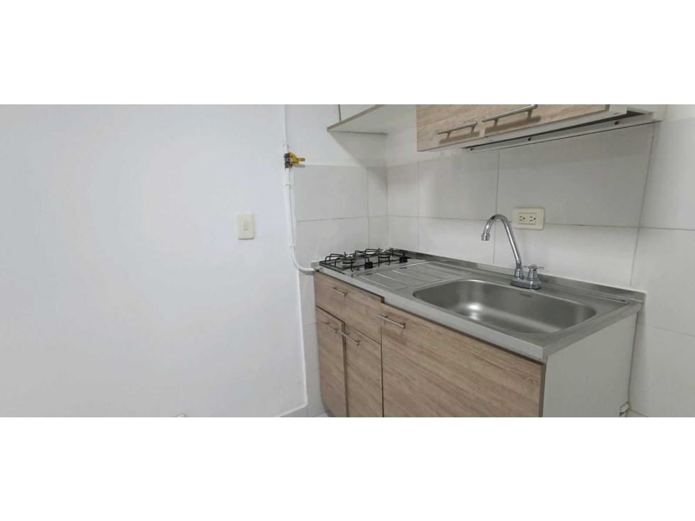 APARTAESTUDIO O LOCAL EN VENTA EN CAMPO VALDES MEDELLIN — foto 2