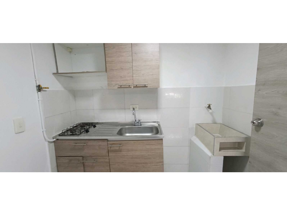 APARTAESTUDIO O LOCAL EN VENTA EN CAMPO VALDES MEDELLIN — foto 3