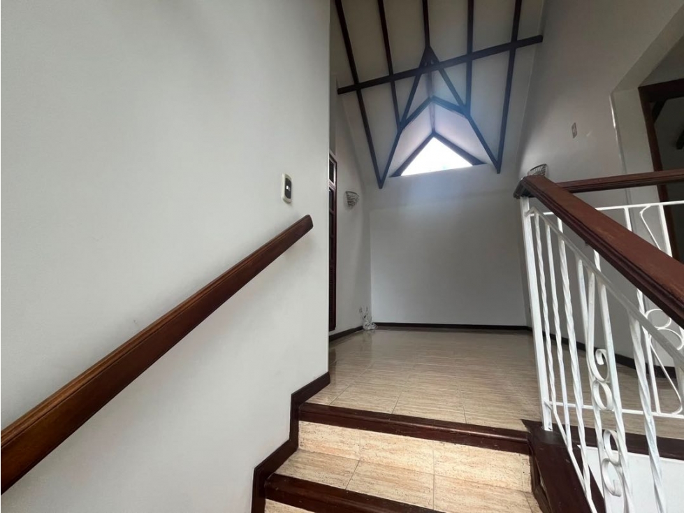 SE VENDE CASA CERCA AL BARRIO LAURELES — foto 6