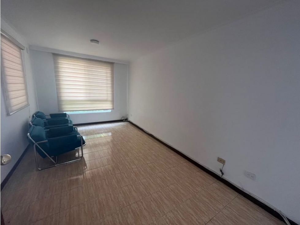SE VENDE CASA CERCA AL BARRIO LAURELES — foto 2