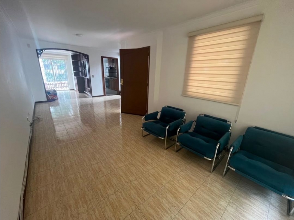 SE VENDE CASA CERCA AL BARRIO LAURELES — foto 3