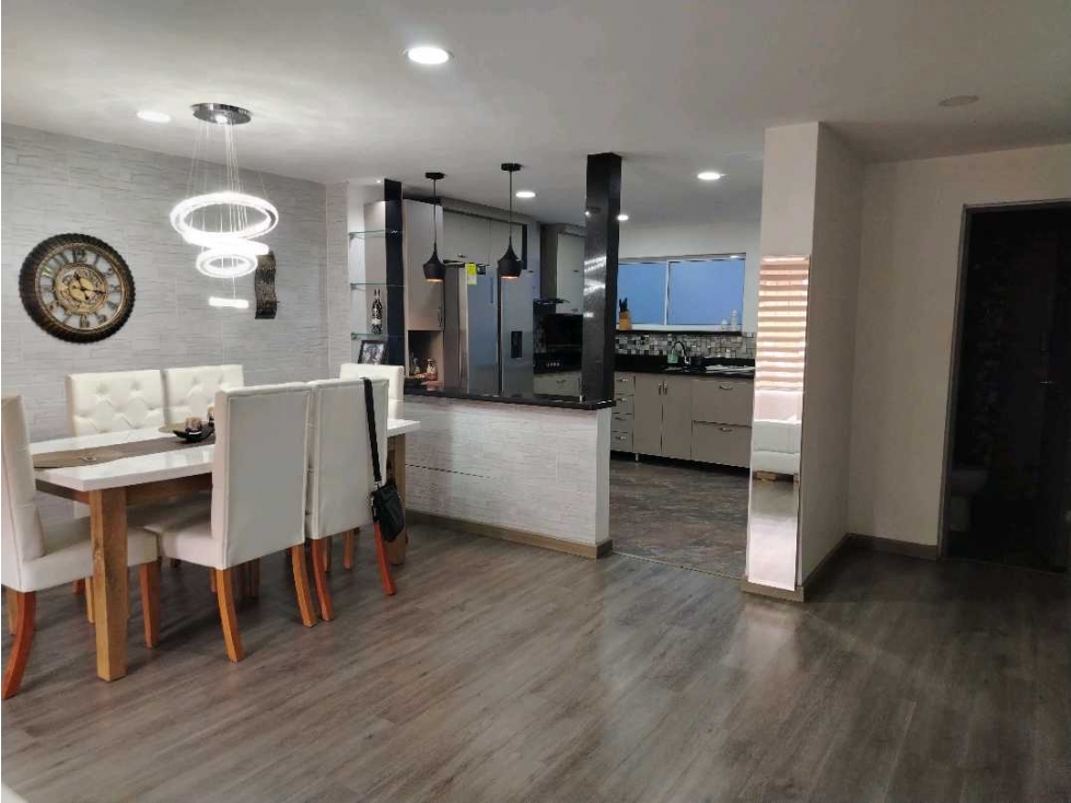 SE VENDE CASA PRIMER PISO EN ENVIGADO