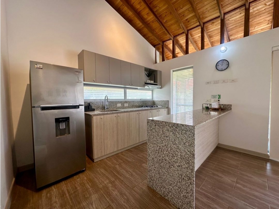 SE VENDE CASA CAMPESTRE CERCA AL CAIMO EN TRES COLINAS — foto 3