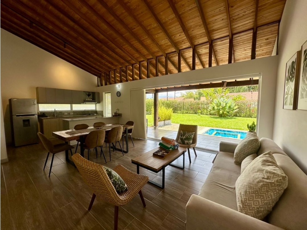 SE VENDE CASA CAMPESTRE CERCA AL CAIMO EN TRES COLINAS
