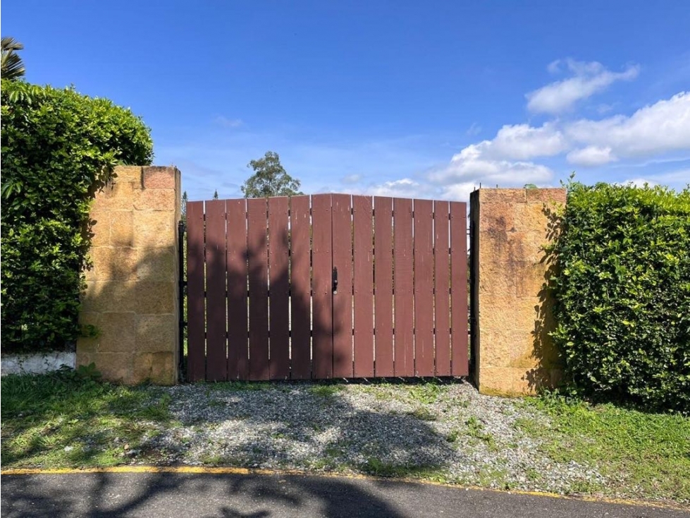 SE VENDE LOTE LINDANDO CON EL CLUB CAMPESTRE CONJUNTO CERRADO — foto 2
