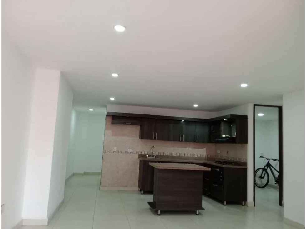 SE VENDE 1 PISO 120/ MTS EN EL MEJOR SECTOR DEL OBRERO P.Q.FABRICATO