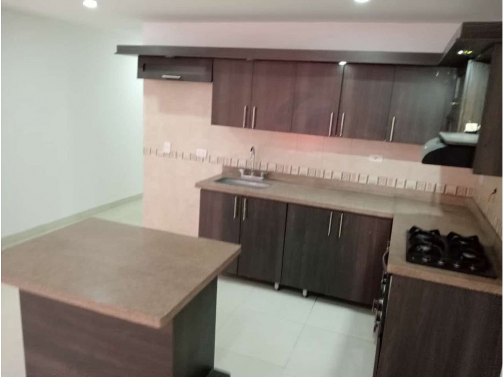 SE VENDE 1 PISO 120/ MTS EN EL MEJOR SECTOR DEL OBRERO P.Q.FABRICATO — foto 3