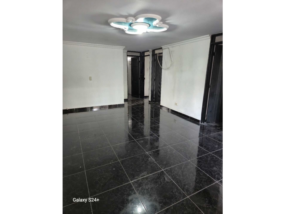 SE VENDE 4 PISO APARTAMENTO EN CHIMINANGOS 1 — foto 2
