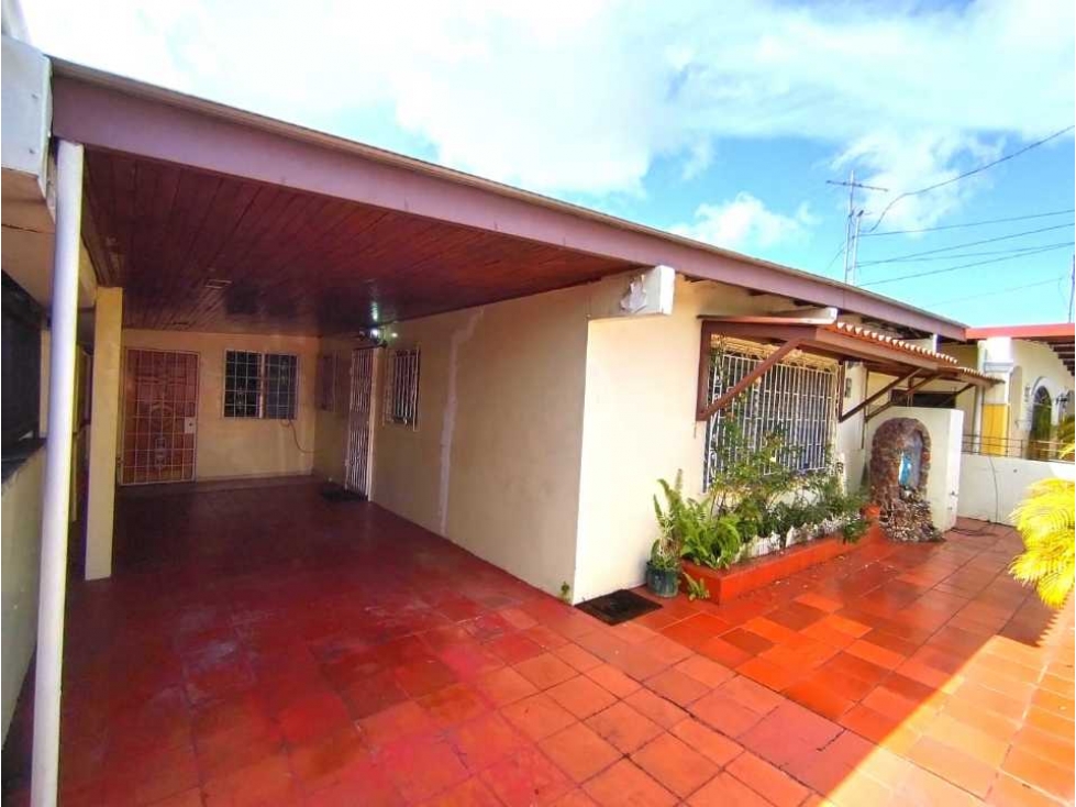 Se Vende Terreno de 1000m2 Con dos Casas en San Antonio