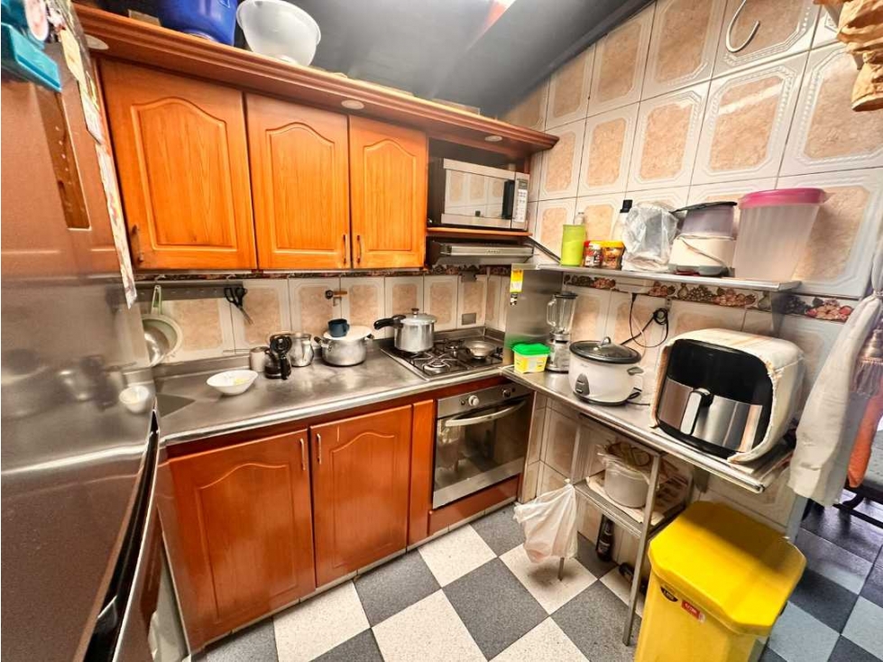 SE VENDE AMPLIA CASA EN CASTILLA CERCA AL COLEGIO EL ROSAL — foto 6