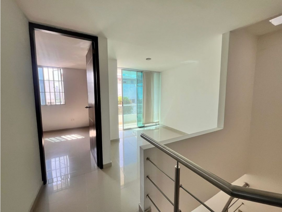 SE VENDE AMPLIA CASA EN CONJUNTO EN NUEVO HORIZONTE — foto 4