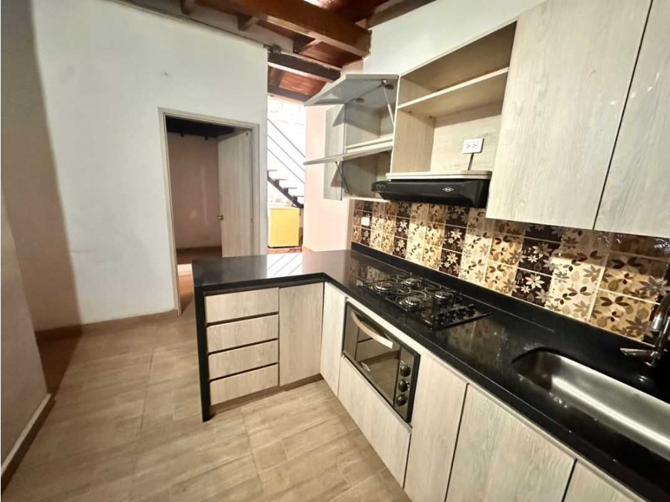 SE VENDE AMPLIA CASA EN COPACABANA LA ASUNCIÓN CERCA DEL PARQUE PRINCI