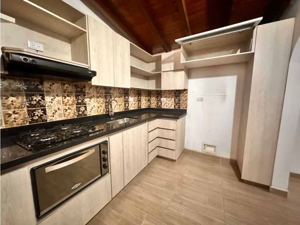 SE VENDE AMPLIA CASA EN COPACABANA LA ASUNCIÓN CERCA DEL PARQUE PRINCI — foto 2