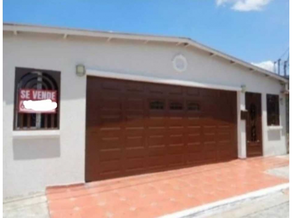 Se Vende Amplia Casa en Don Bosco