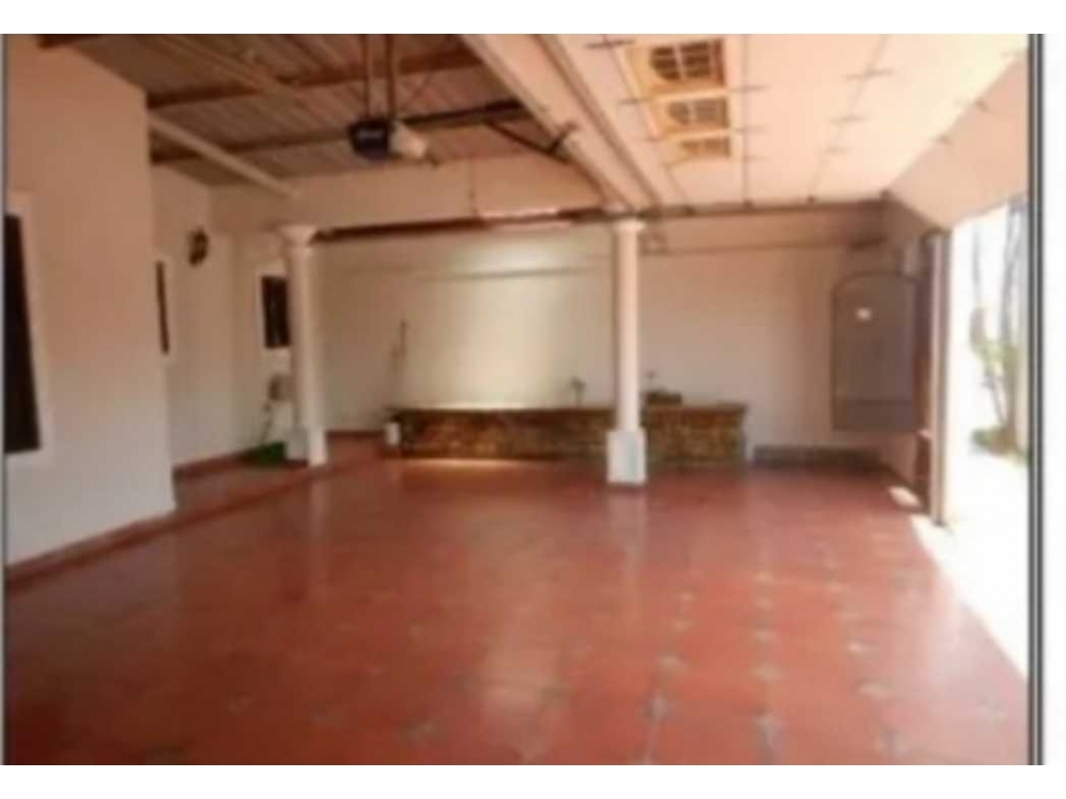 Se Vende Amplia Casa en Don Bosco — foto 3
