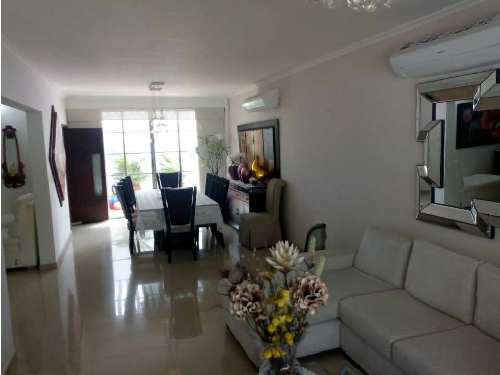 SE VENDE AMPLIA CASA EN VILLA SANTOS - 1