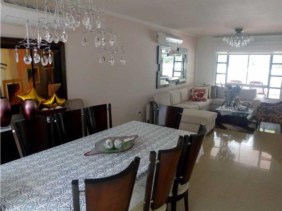 SE VENDE AMPLIA CASA EN VILLA SANTOS - 2