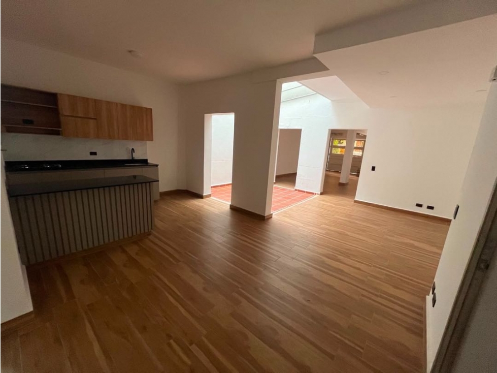 ¡SE VENDE AMPLIA PROPIEDAD DE 203 MÂ² EN LAURELES! 6 ALCOBAS, 4 PATIO — foto 4