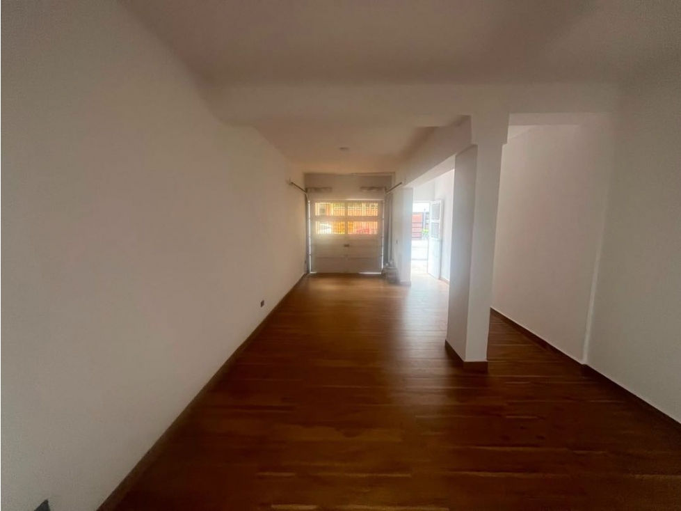 ¡SE VENDE AMPLIA PROPIEDAD DE 203 MÂ² EN LAURELES! 6 ALCOBAS, 4 PATIO — foto 6