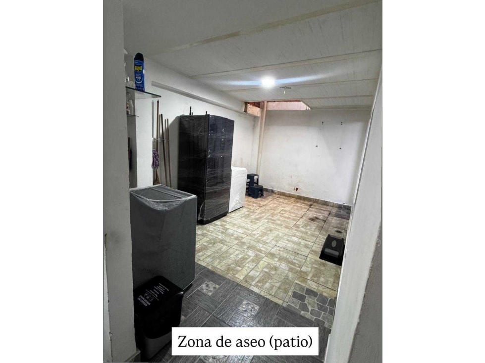 Se vende amplia y acogedora casa ubicada en el sector de Ciudad 2000 - 2