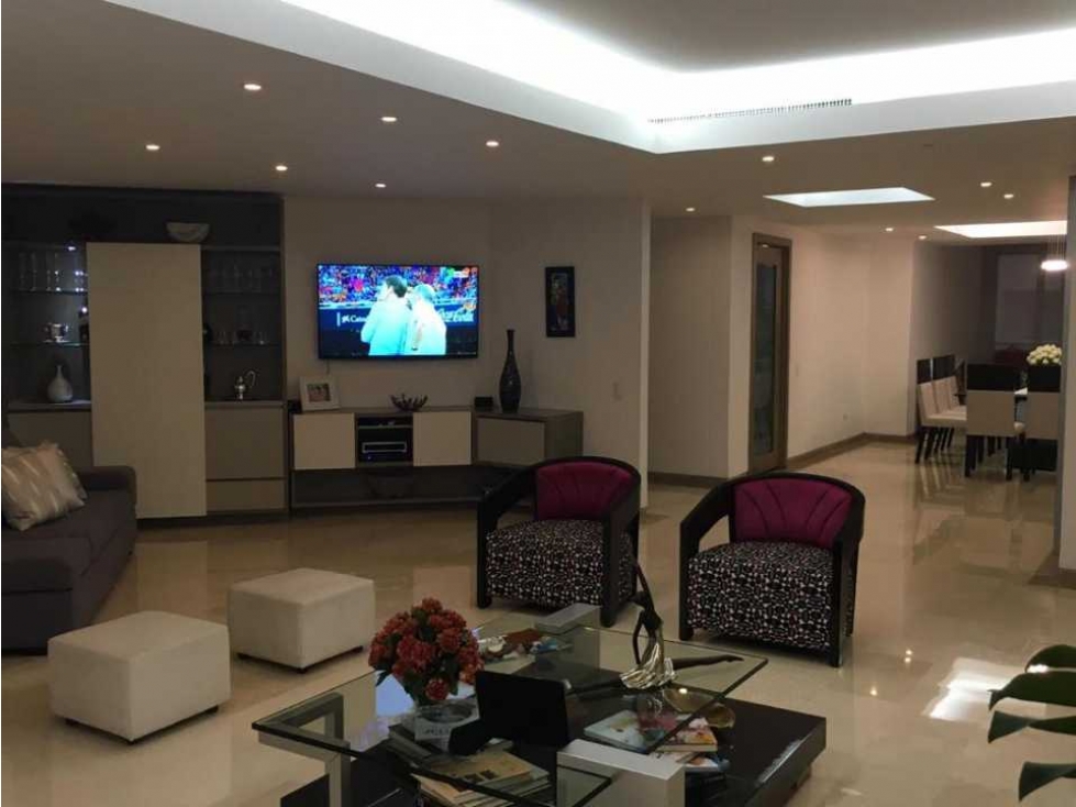 SE VENDE AMPLIO APARTAMENTO EN ALTO PRADO — foto 3