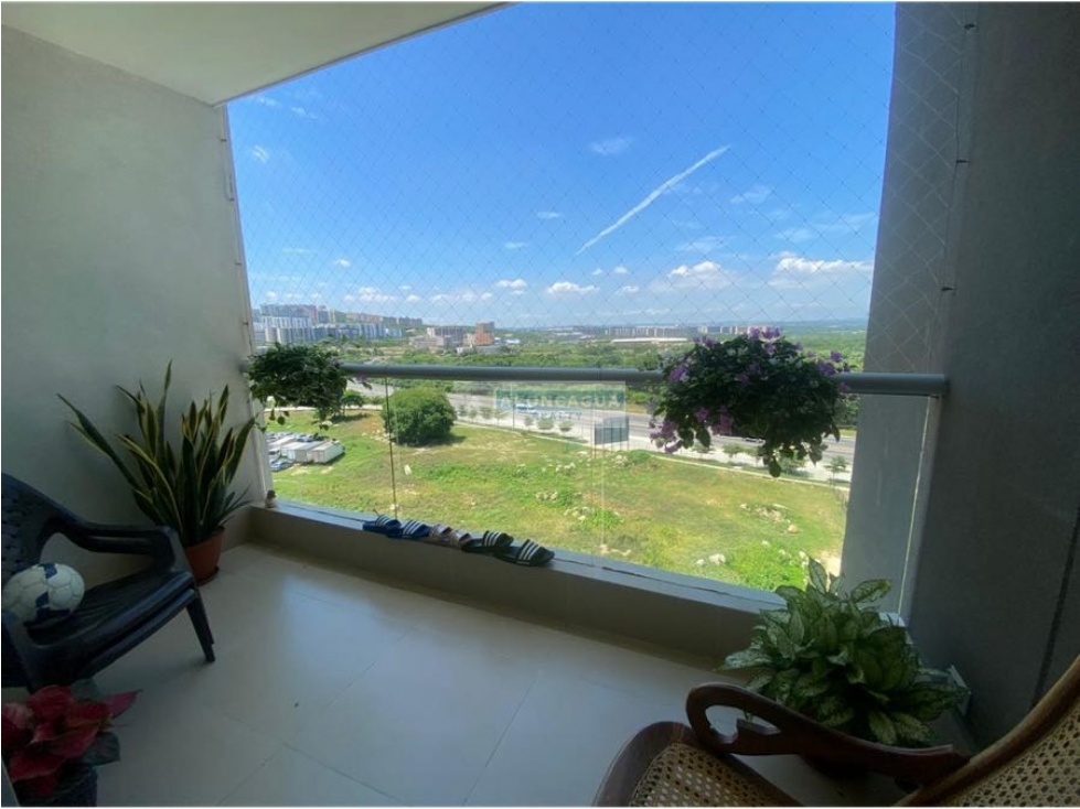 SE VENDE AMPLIO APARTAMENTO EN EL PORTAL DE GENOVES — foto 4