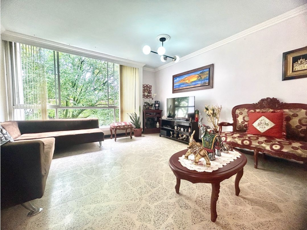 SE VENDE AMPLIO APARTAMENTO EN MANILA POBLADO — foto 2