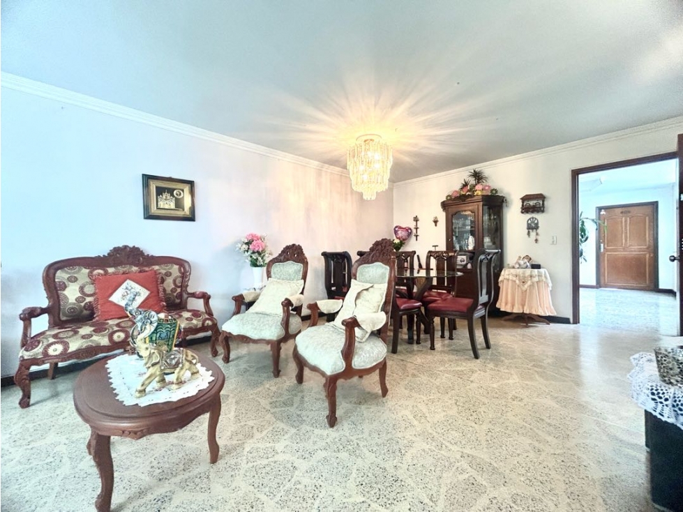 SE VENDE AMPLIO APARTAMENTO EN MANILA POBLADO — foto 4