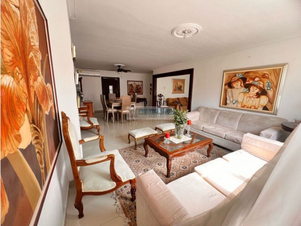 Se vende amplio apartamento en Riomar — foto 2
