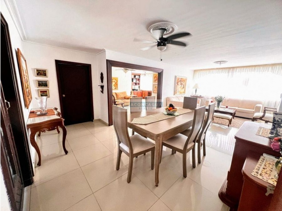 Se vende amplio apartamento en Riomar — foto 4