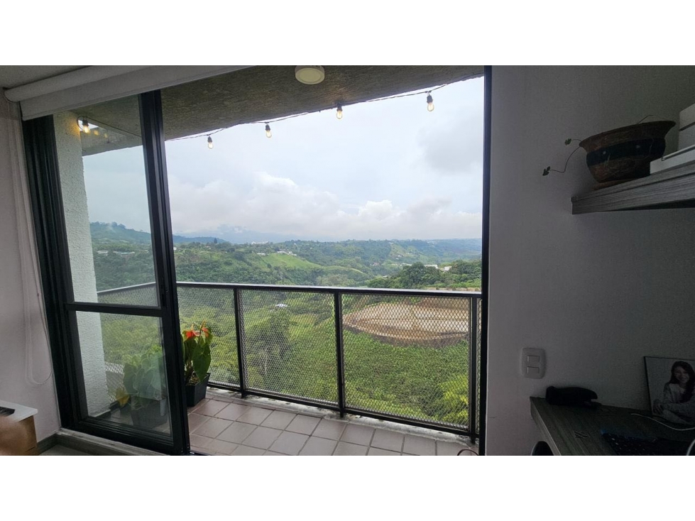 SE VENDE AMPLIO APARTAMENTO EN LA CENTENARIO ARMENIA — foto 2