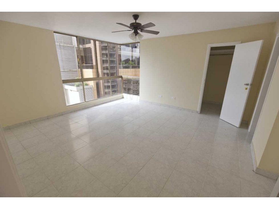 Se Vende Amplio Apartamento en PH Tower One Bella Vista - Marbella — foto 4