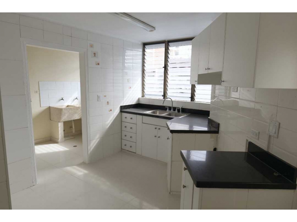 Se Vende Amplio Apartamento en PH Tower One Bella Vista - Marbella — foto 6