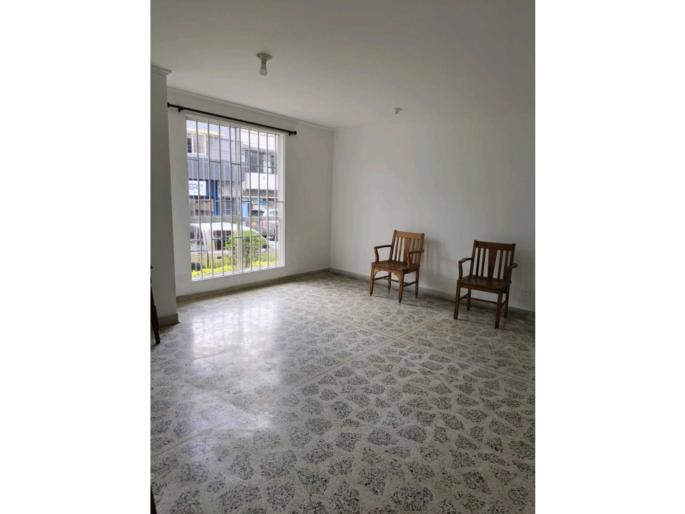 SE VENDE AMPLIO APTO EN SAN JOAQUÍN CERCA A SAN JUAN LA 65. — foto 3
