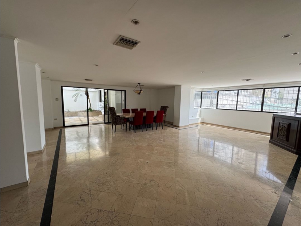 Se vende amplio departamento en la Torre Olivos 1 en Guayaquil