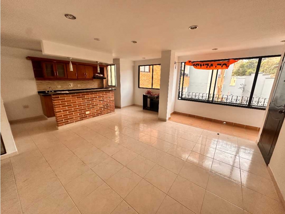 SE VENDE AMPLIO APARTAMENTO EN COPACABANA BARRIO EL MOJÓN - 4