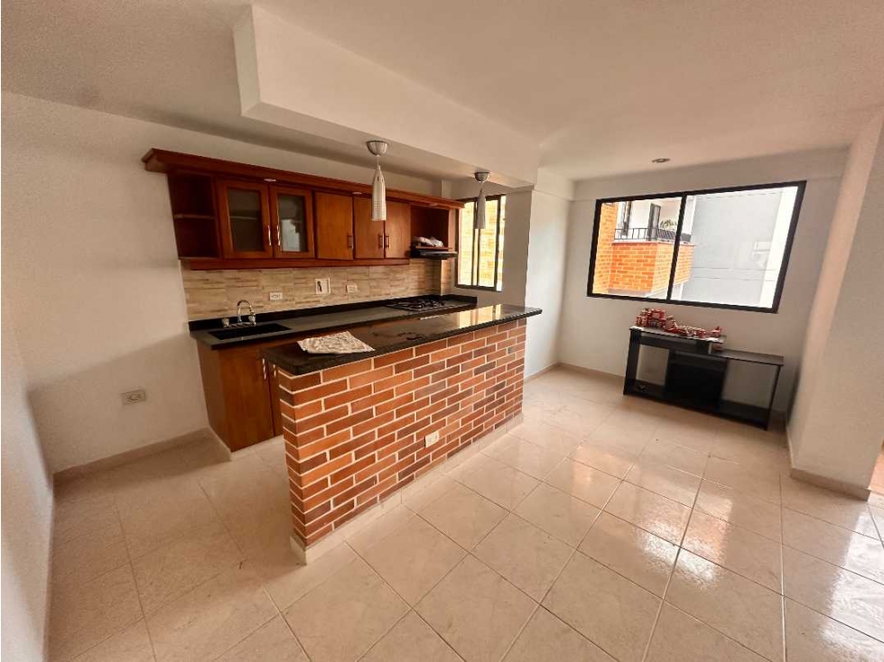 SE VENDE AMPLIO APARTAMENTO EN COPACABANA BARRIO EL MOJÓN - 1