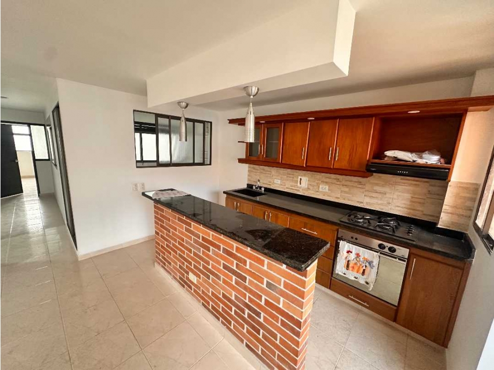 SE VENDE AMPLIO APARTAMENTO EN COPACABANA BARRIO EL MOJÓN - 2