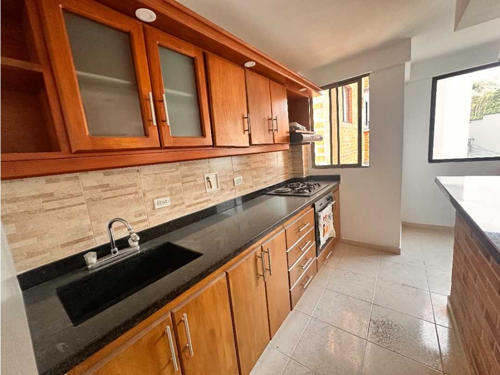 SE VENDE AMPLIO APARTAMENTO EN COPACABANA BARRIO EL MOJÓN - 3