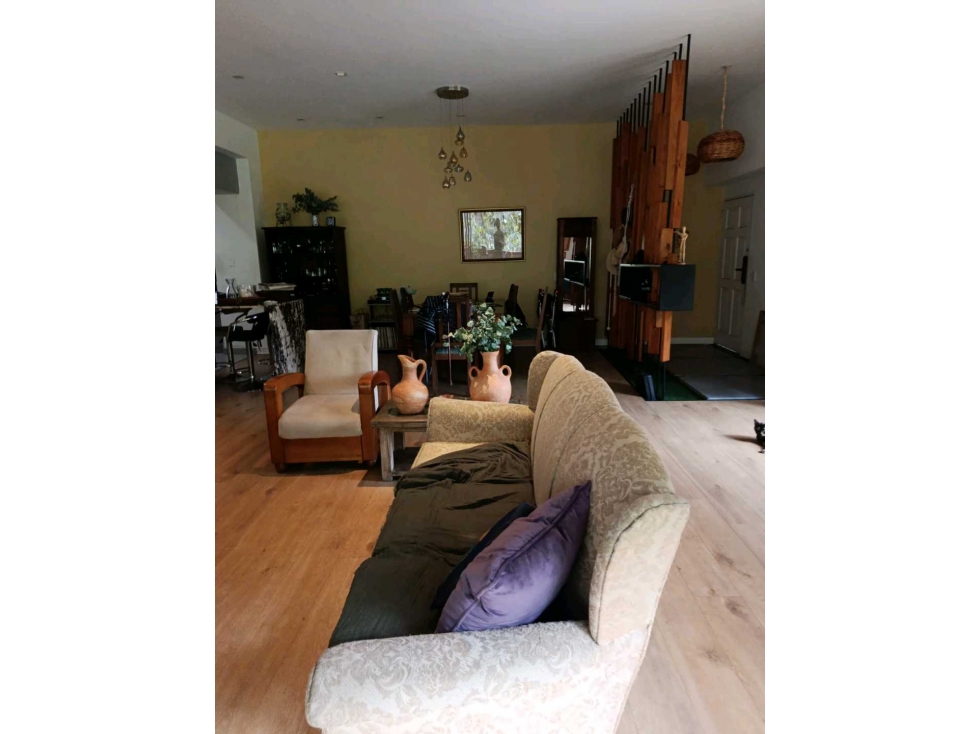 SE VENDE AMPLIO Y TRADICIONAL APTO LAURELES,REMODELADO 2 BALCONES. — foto 5