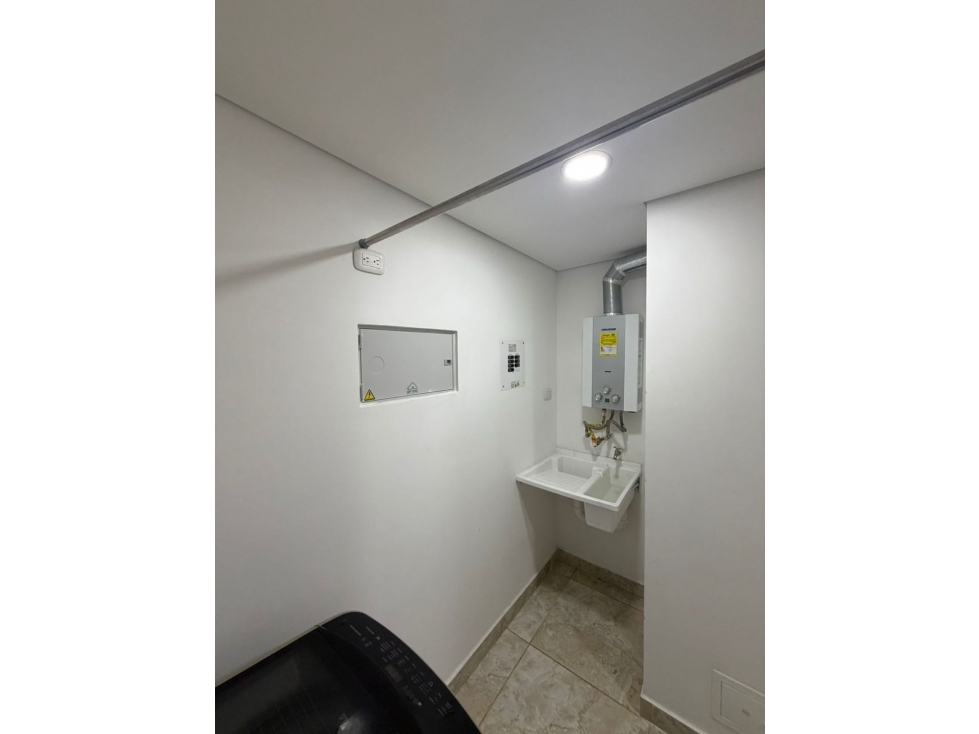 SE VENDE APARAMENTO PUENTE ARANDA — foto 5