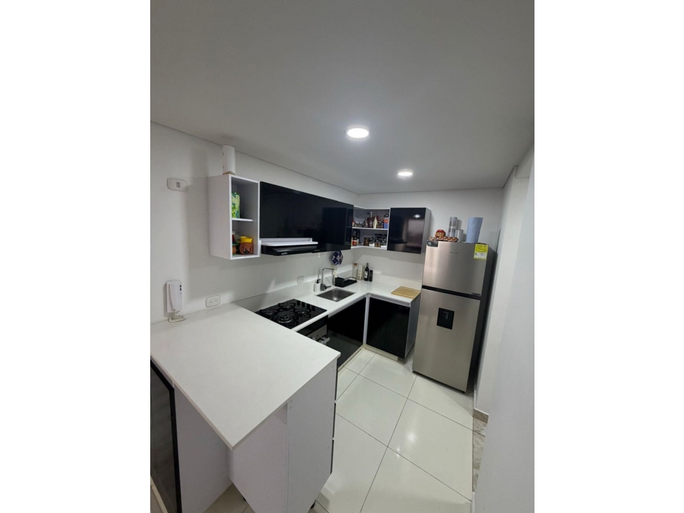 SE VENDE APARAMENTO PUENTE ARANDA — foto 2