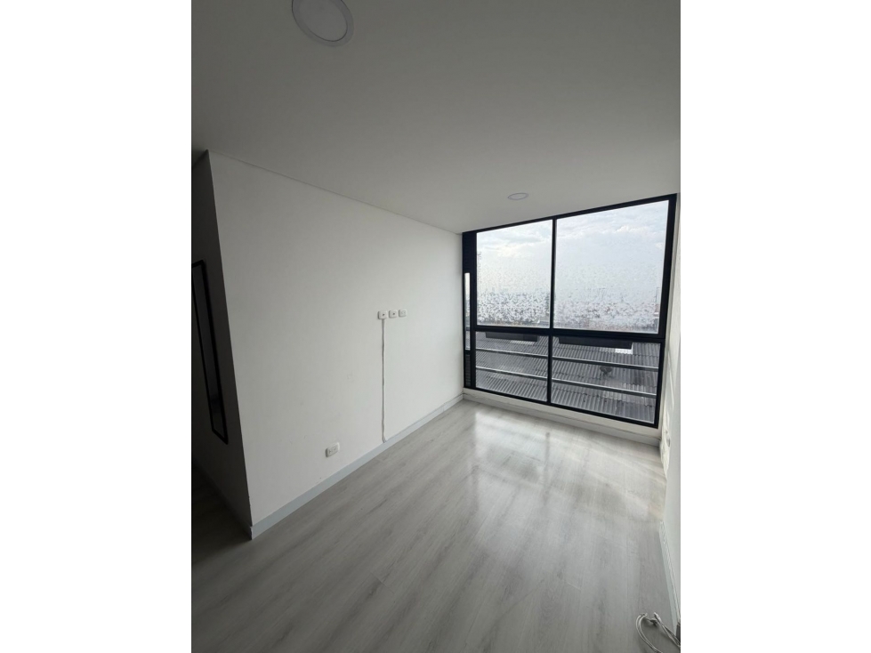 SE VENDE APARAMENTO PUENTE ARANDA — foto 3