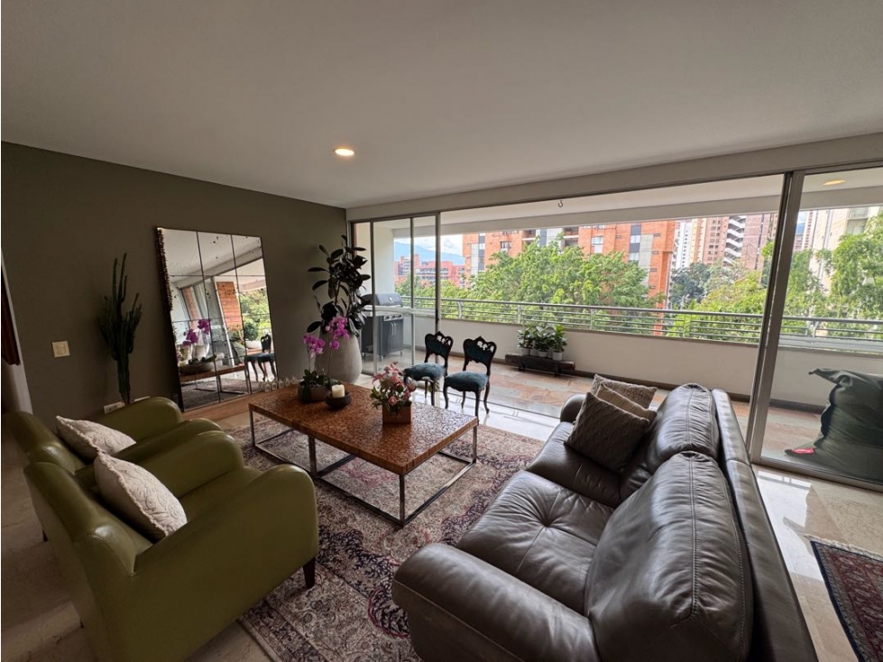 Se vende aparatamento. Milla de Oro, Poblado. Unidad completa Familiar — foto 3
