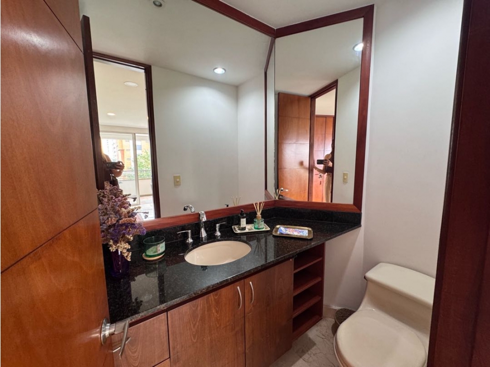 Se vende aparatamento. Milla de Oro, Poblado. Unidad completa Familiar — foto 6