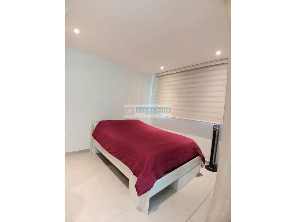 SE VENDE APARTAESTUDIO EN EL PORTAL DE GENOVES — foto 6