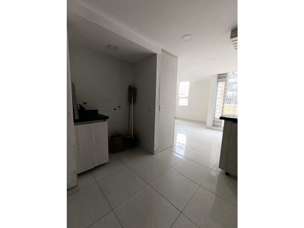 SE VENDE APARTAESTUDIO RENTABLE EN PRIMAVERA 6-39 ET 2 — foto 2
