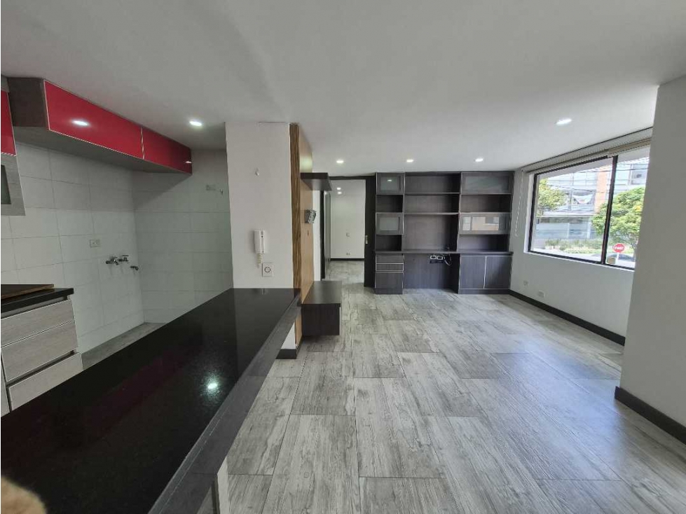 SE VENDE APARTAESTUDIO REMODELADO EN SANTA BIBIANA — foto 2