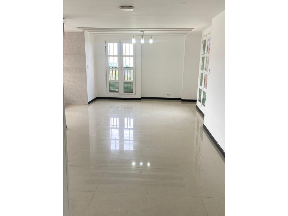 Vendo apartamento 13avo piso, Cuarto de lengua. Sur cali W9838823JE — foto 3